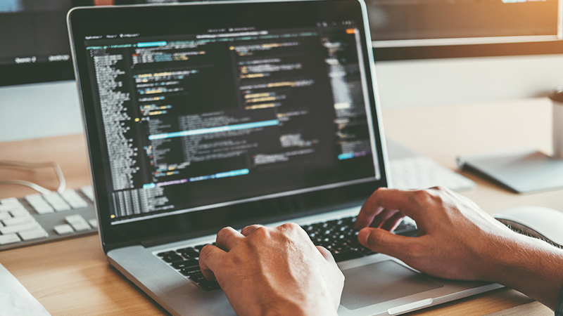 Ưu ti&ecirc;n sử dụng ổ cứng SSD c&ograve;n card đồ họa th&igrave; kh&ocirc;ng bắt buộc